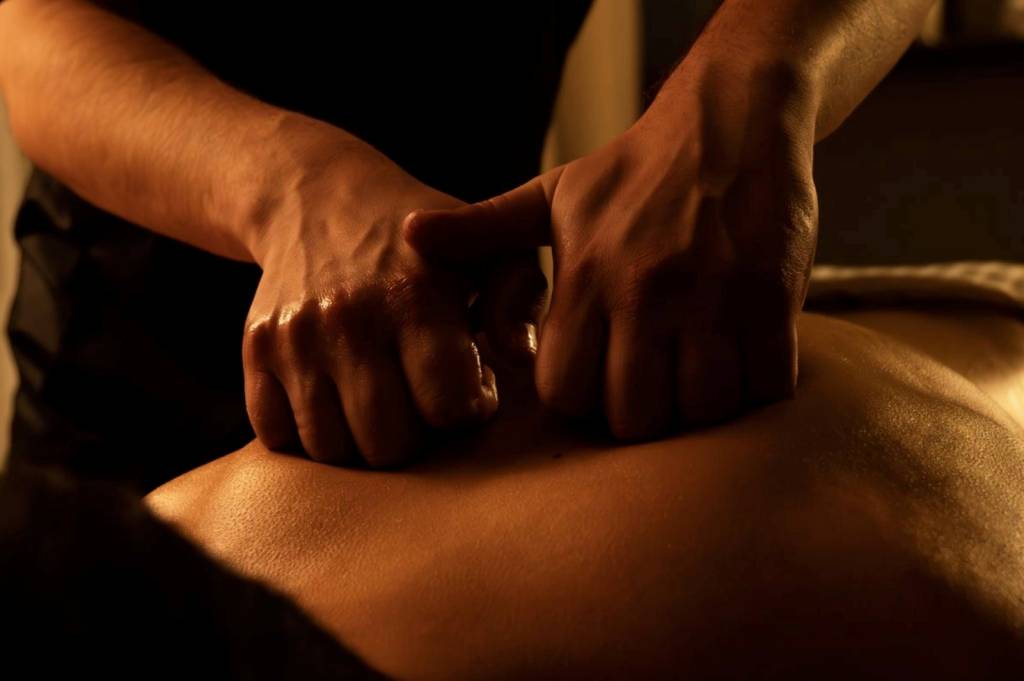 woman-salon-having-therapy (1) (13)