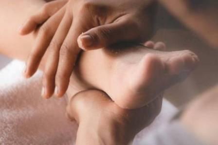 woman-salon-having-therapy (1) (4)